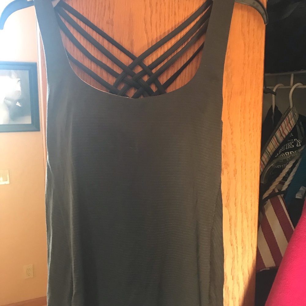 Lululemon slay the studio 2 in 1, size 8